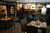 Harmony Marina Suites - bar