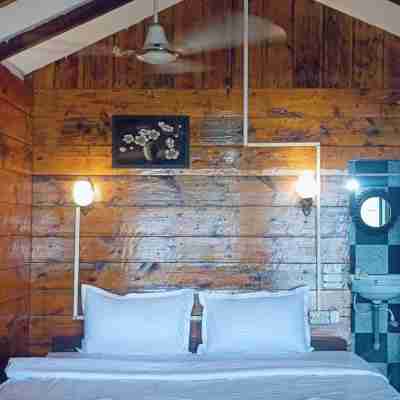 Lira Beach Place Rooms