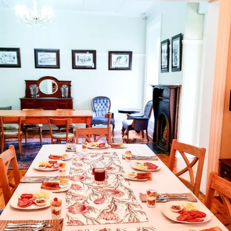 Bauhenia Guesthouse