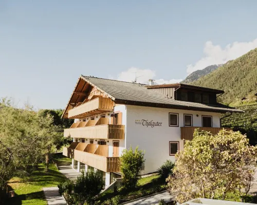 Thalguter - Rooms & Breakfast Hotels in Algund