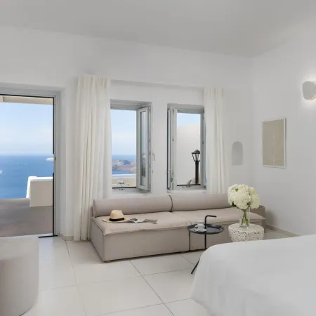 Lilium Santorini Hotel