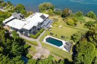 Black Swan Lakeside Boutique Hotel - parcheggio