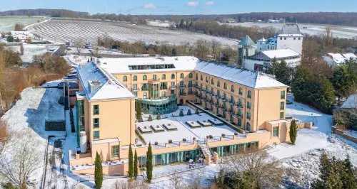 Victor's Residenz-Hotel Schloss Berg - Pet friendly