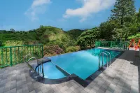 Falcon Crest - Pools
