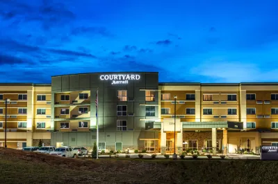 Courtyard Somerset Hotels near rue21
