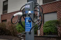Holiday Inn Express & Suites WEST CHESTER by IHG - Parking