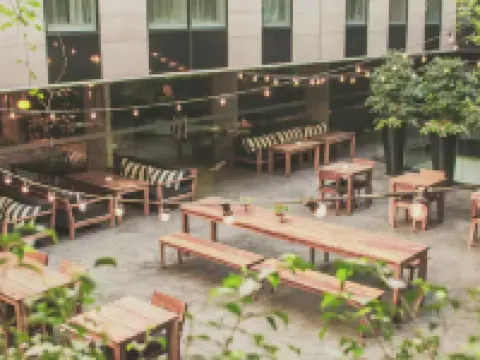 安塞爾莫布宜諾斯艾利斯飯店-希爾頓格芮精選飯店 馬德羅港區附近的飯店