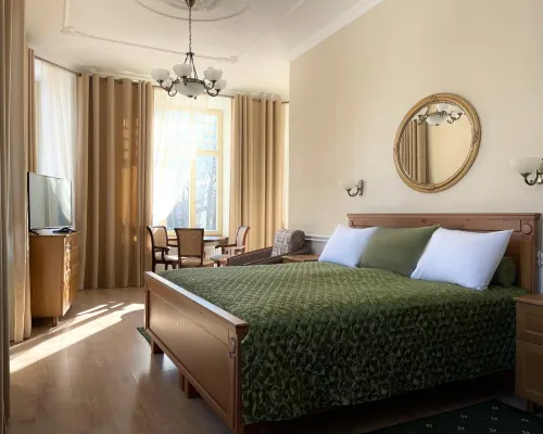 Usad'ba Admirala Lazareva Hotel 鄰近浴場樓的酒店