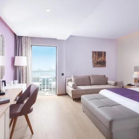 Blue Lagoon City Hotel