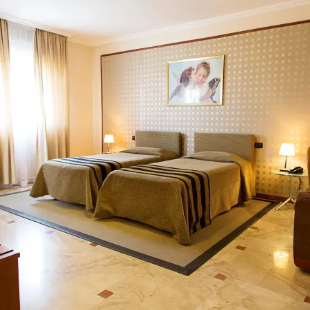 Hotel Palace 2000