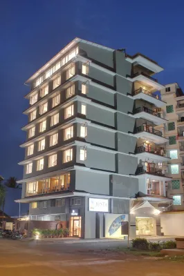 The Fern Residency, Miramar Hotels near Gateway of the Palace of Yusuf Adil Shah
