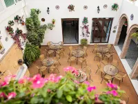 Hotel de Los Faroles Hotels near Palacio de Viana