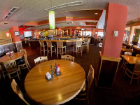 The Oakes Hotel Overlooking the Falls