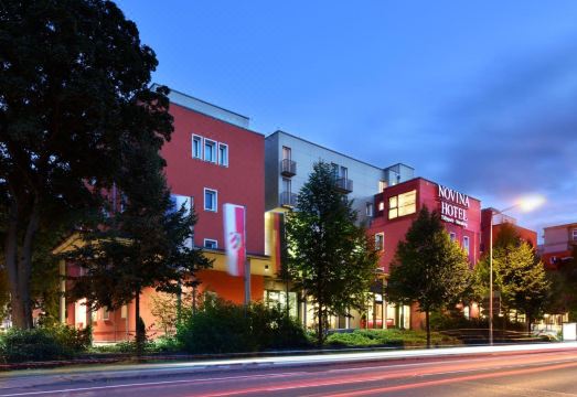 노비나 호텔 틸리파크