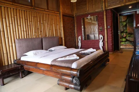 Bamboo and Bricks Resort, Panshet Отели в г. Saiv Kh