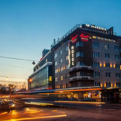 Hotel Kossak Hotels near Artemis Gallery