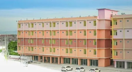 Orchid Residence @ Amata Отели рядом с достопримечательностью «Wat Tha Sa An»