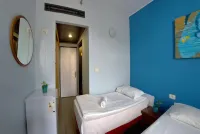 Tiberias Hostel - Hostales