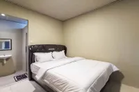 RedDoorz Near Taman Merdeka Metro Lampung Hotel a Mojo Pahit