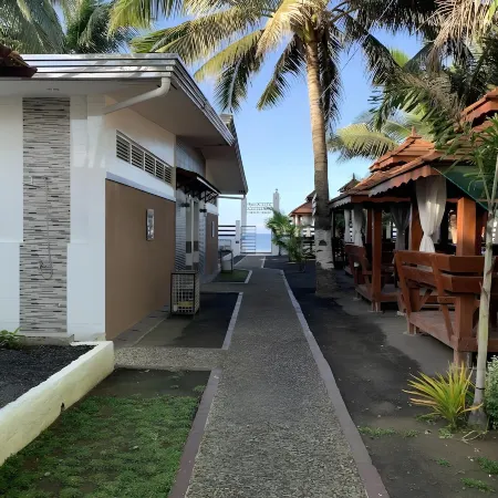 Villa MJ Maristela Beach Resort