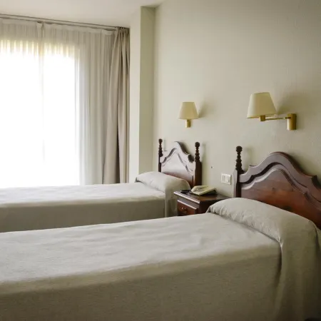 Hotel San Pablo Sevilla Отели рядом с достопримечательностью «Аквапарк "Акуополис"»