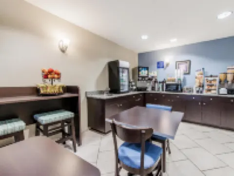 Microtel Inn & Suites by Wyndham Georgetown Hotels in Georgetown