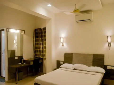Hotel Maniam Classic - West Wing - parcheggio
