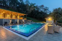Tree of Life Birdsong Chalets , Dharamshala - С бассейном