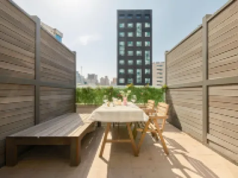 อพาร์ตเมนต์ 1 ห้องนอน 1 ห้องน้ำส่วนตัว ขนาด 23 ตร.ม. – เมียงดง