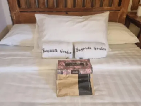 Baywalk Garden Pension House Hotels in Masbate