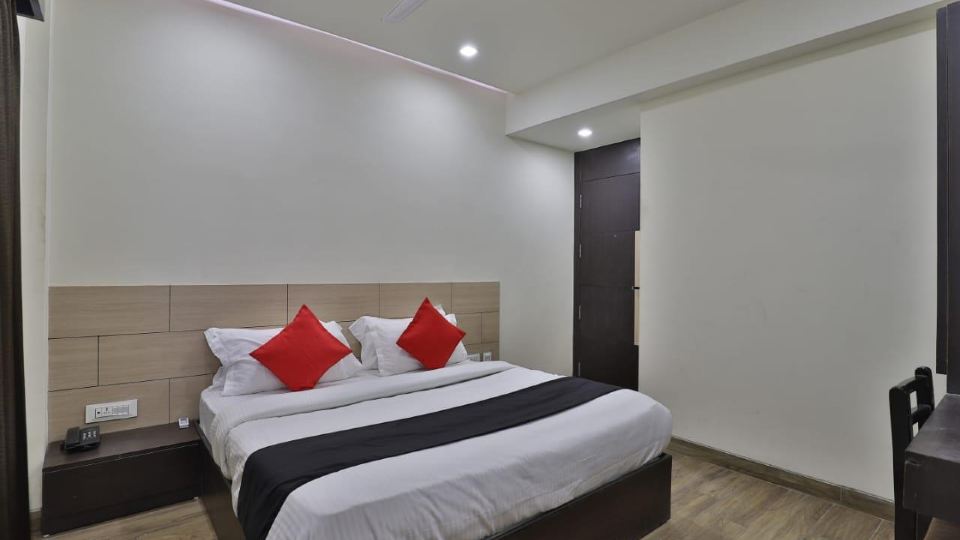 Hotel Grand Ambience