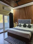Sunny Pines Resort - Parking