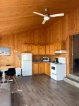 Parlee Beach Motel - Motel