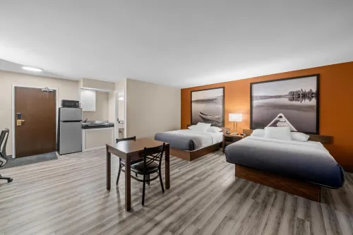 Super 8 by Wyndham North Bay - parking
