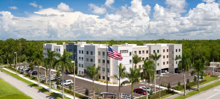 Staybridge Suites NAPLES - MARCO ISLAND by IHG Отели в г. Коллиер