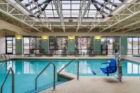 La Quinta Inn & Suites by Wyndham Madison American Center - Pools