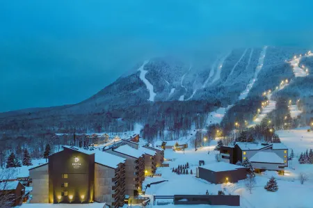 Delta Hotels, Mont Sainte-Anne, Resort & Convention Center Отели в г. Сент-Брижит-де-Лаваль