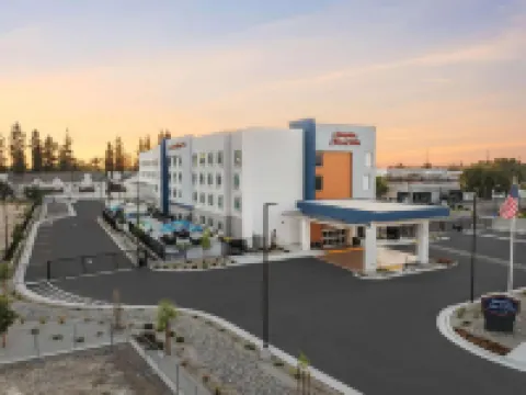 Hampton Inn & Suites by Hilton Bakersfield Central