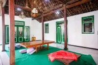 RedDoorz Syariah @ Ndalem Kembang Sore Yogyakarta Hotels in Kraton