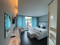 Saranya River House - balcony
