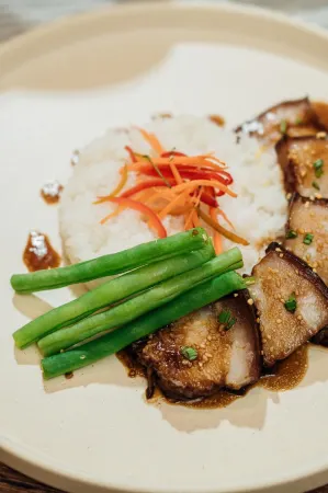 Jvj Hotel Отели рядом с достопримечательностью «Bauan Cockpit Arena»