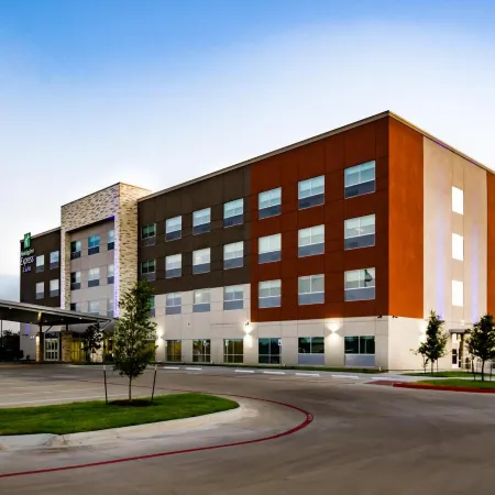 Holiday Inn Express & Suites TAYLOR by IHG