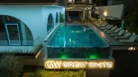 Great White Hotel - Pool