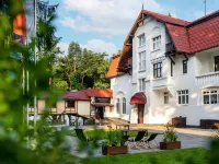 Hotel Anders w Starych Jabłonkach Hotele w: Ostróda