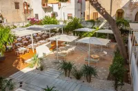 Aegusa Hotel