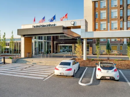 Hotel Blackfoot Отели рядом с достопримечательностью «Pearle Vision»