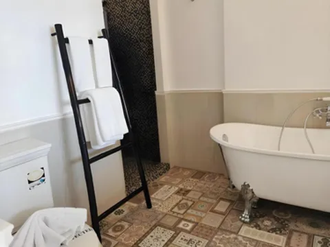 รูปภาพของแอ็ทคุ้งกระเบน โฮเต็ล  แอนด์ เรสซิเดนซ์