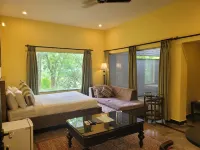 Tuli Veer Bagh Resort - balcony