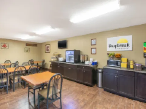 Days Inn by Wyndham Salina I-70 Hotels in Salina