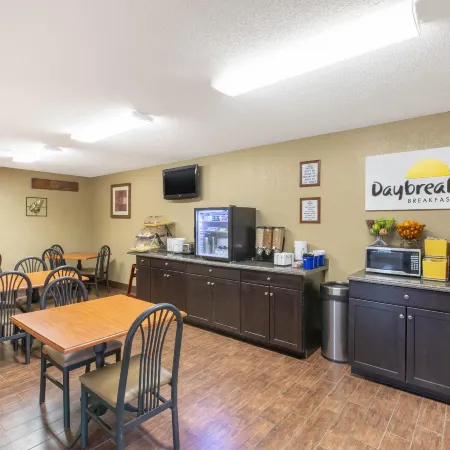 Days Inn by Wyndham Salina I-70
